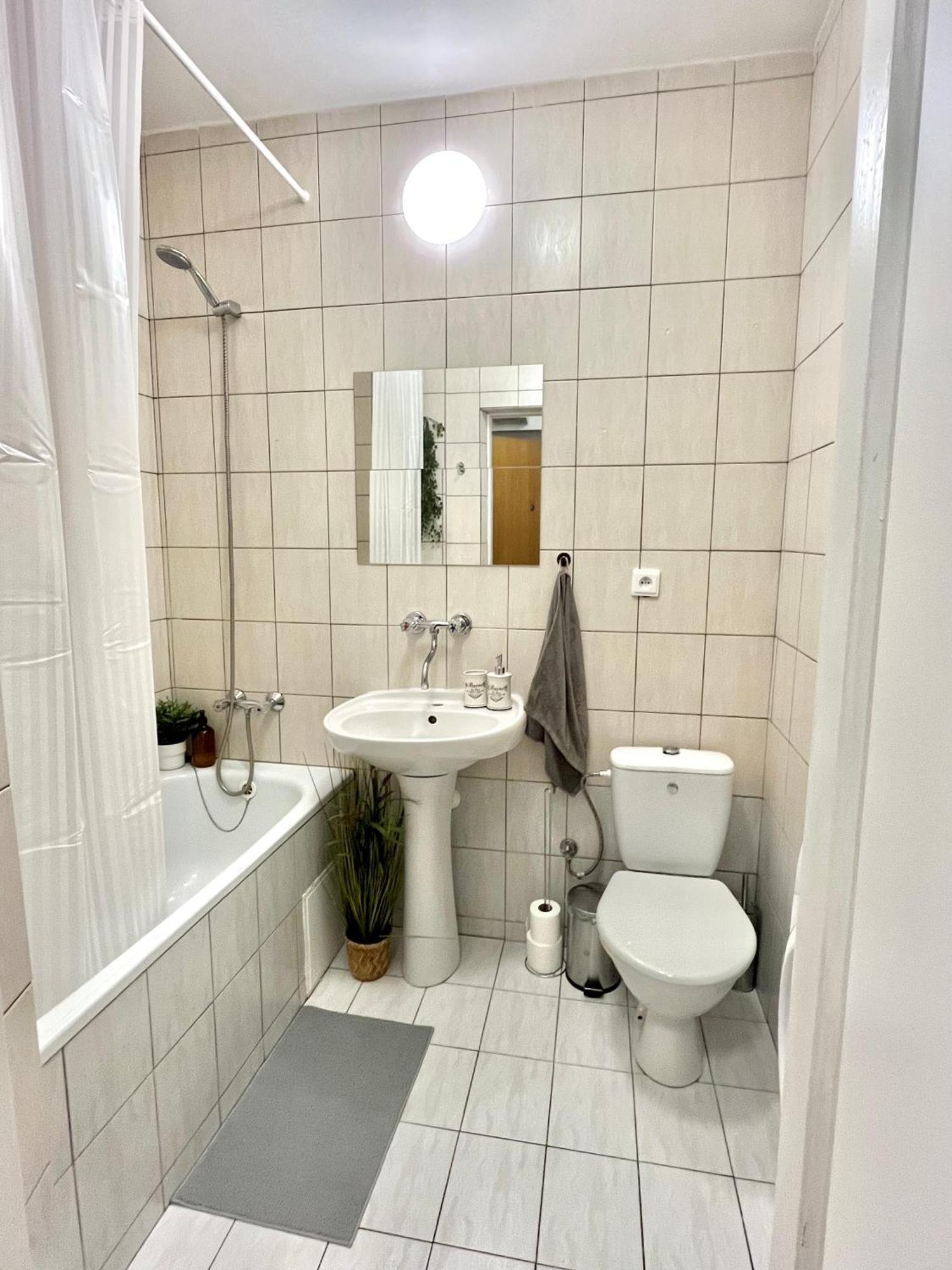 Apartment Simona - Old Town Bratislava Buitenkant foto