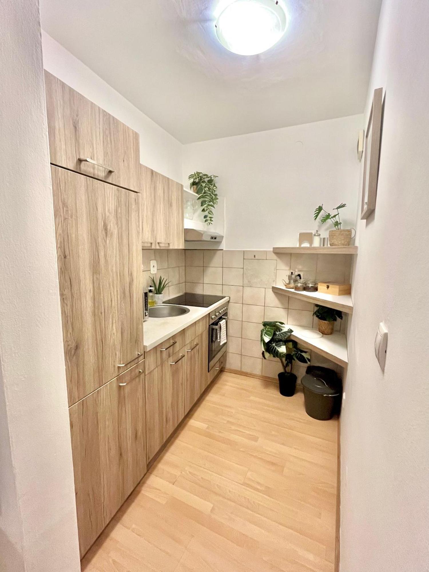 Apartment Simona - Old Town Bratislava Buitenkant foto