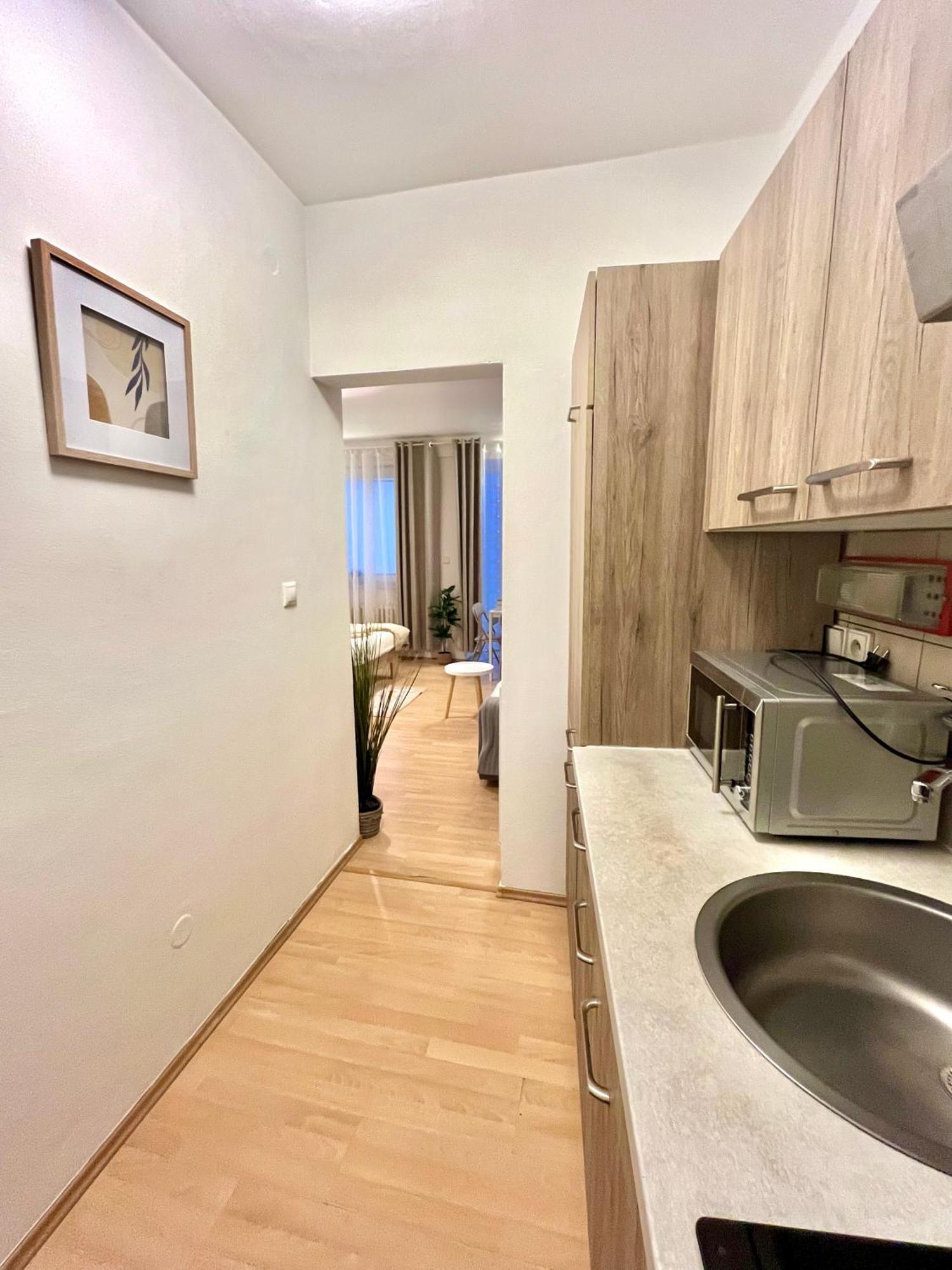 Apartment Simona - Old Town Bratislava Buitenkant foto